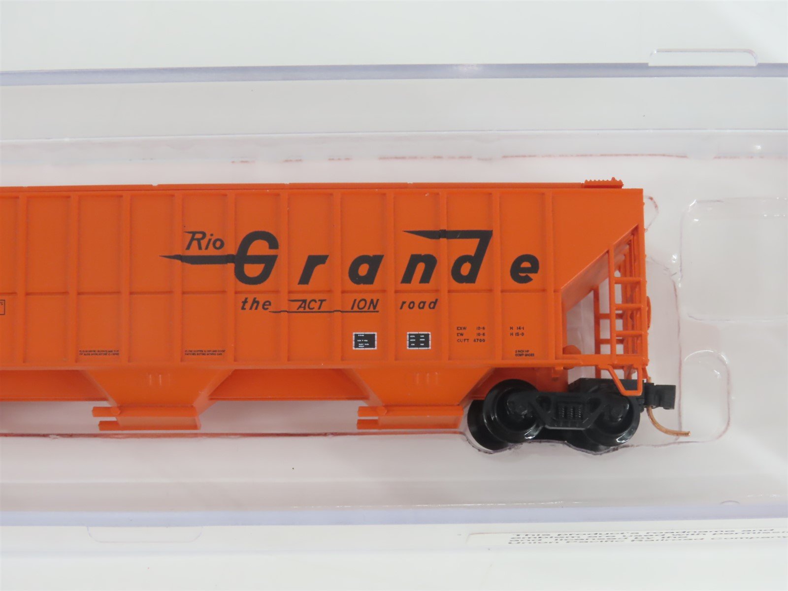 N Scale Red Caboose RM-25210-18 D&RGW Rio Grande 3-Bay Covered Hopper #15629