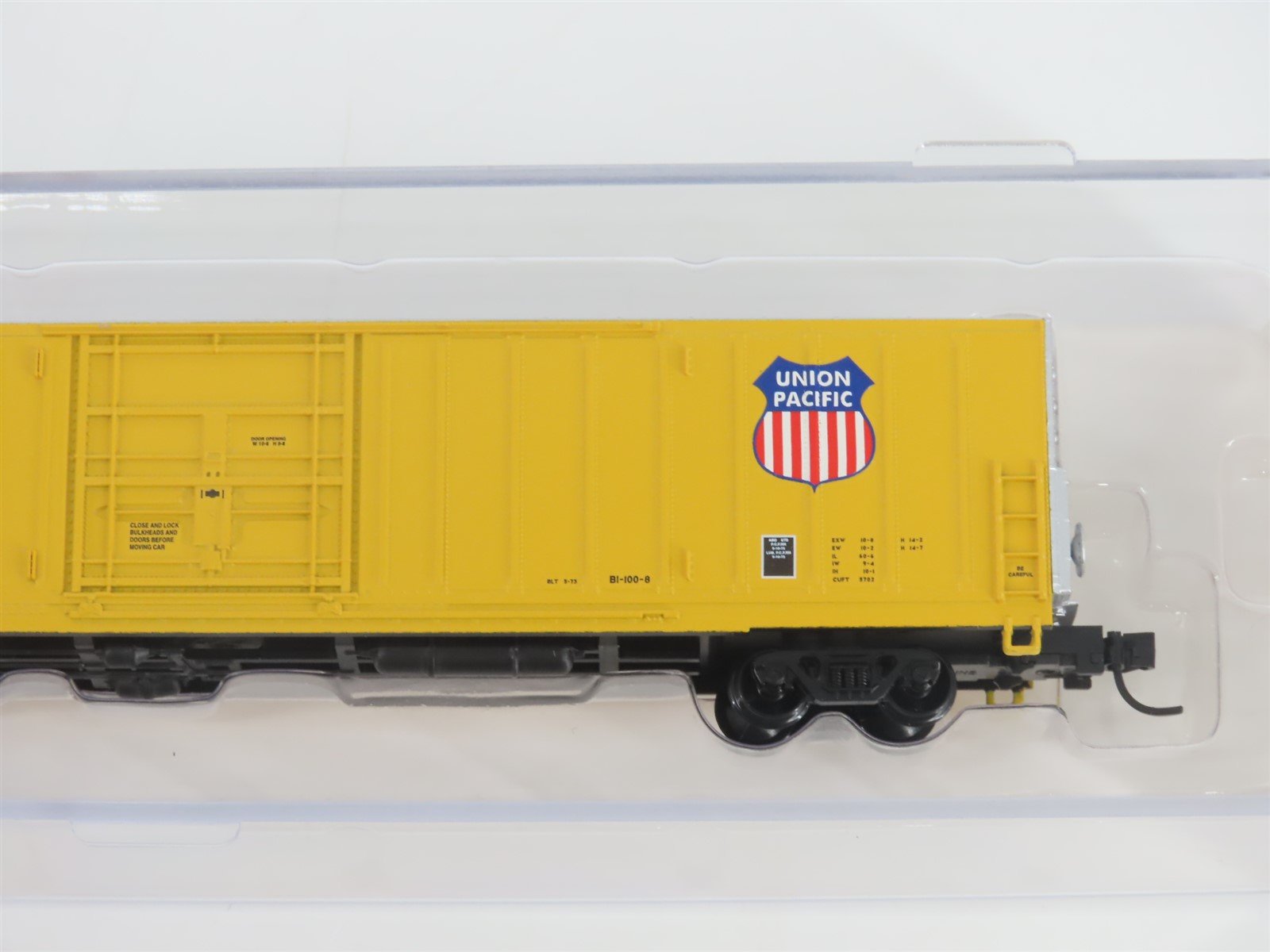 N Scale Red Caboose RN-17217 UP Union Pacific 62' Insulated Box Car #465117