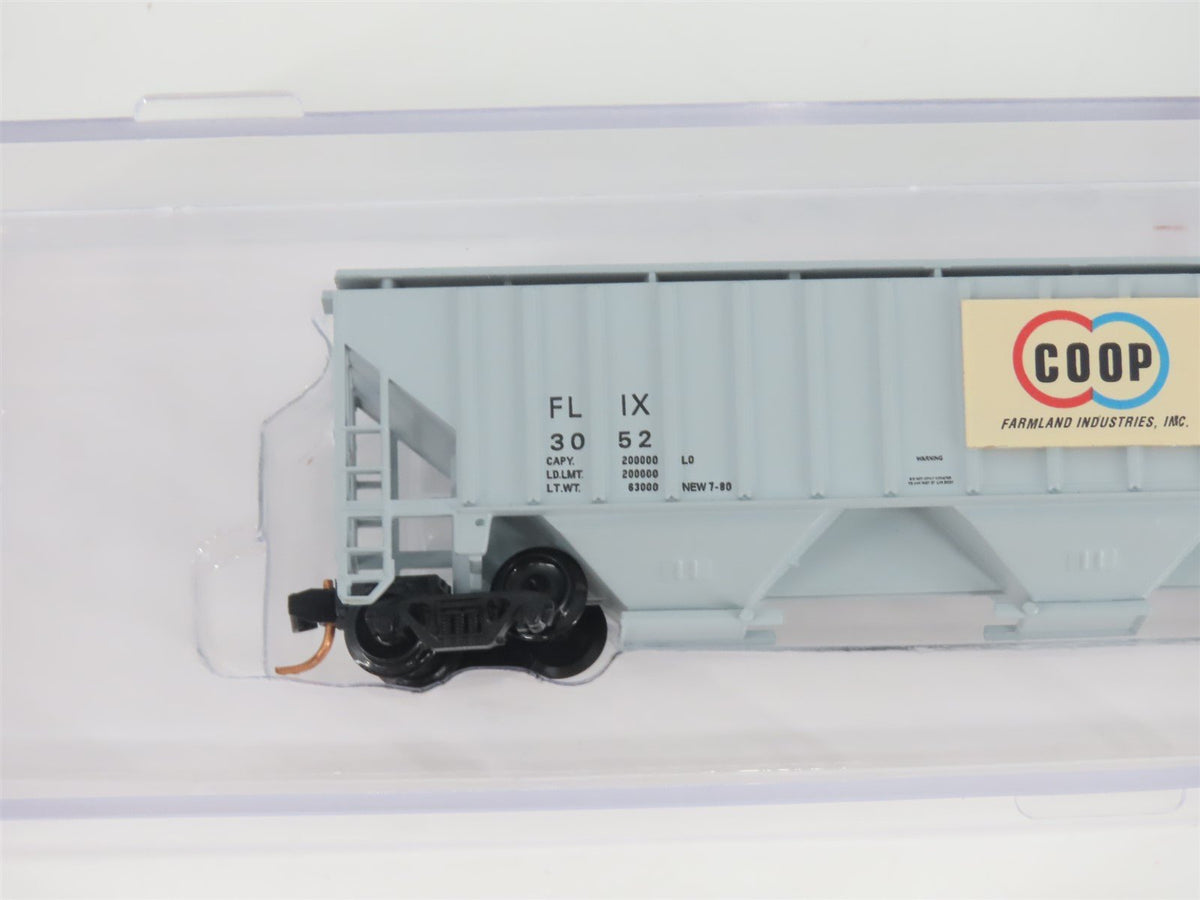 N Scale Red Caboose RM-25644-2 FLIX Farmland 3-Bay Covered Hopper #3052
