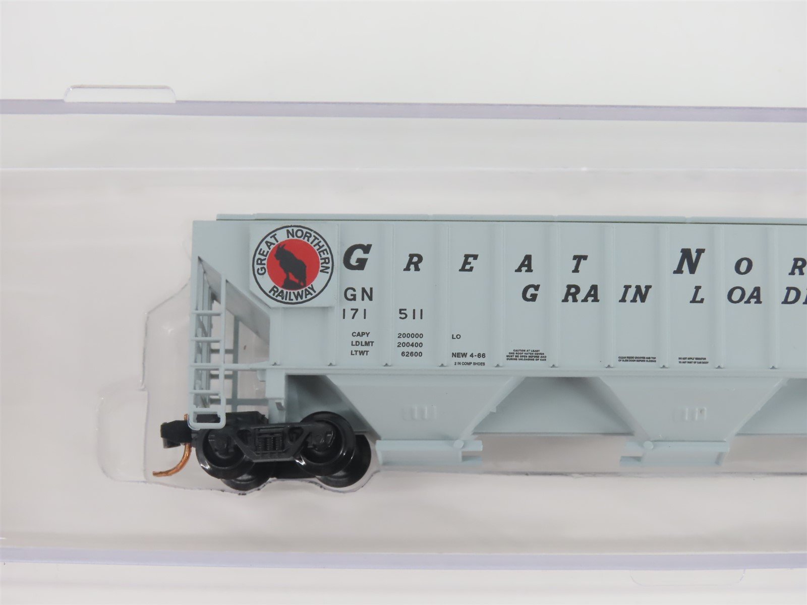 N Scale Red Caboose RM-25410-2 GN Great Northern 3-Bay Covered Hopper #171511