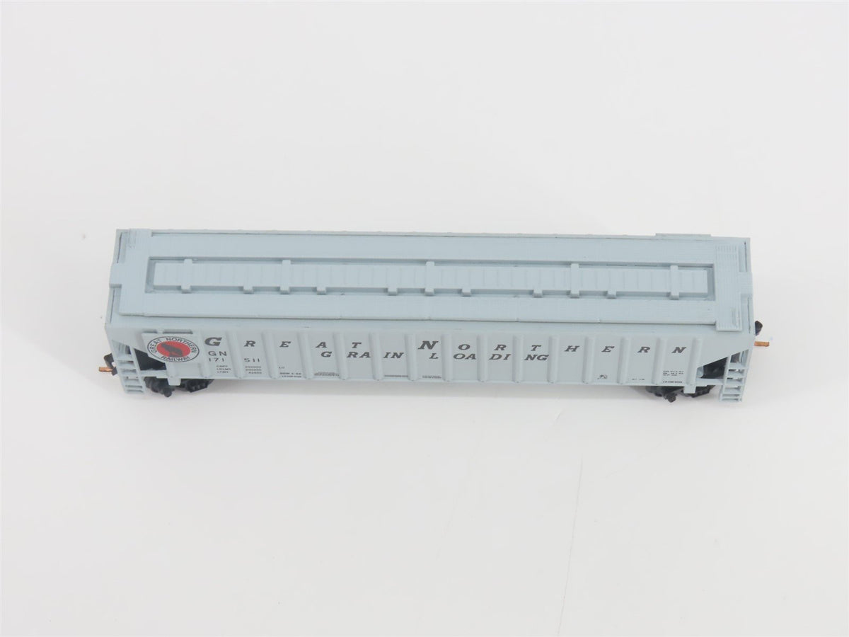 N Scale Red Caboose RM-25410-2 GN Great Northern 3-Bay Covered Hopper #171511
