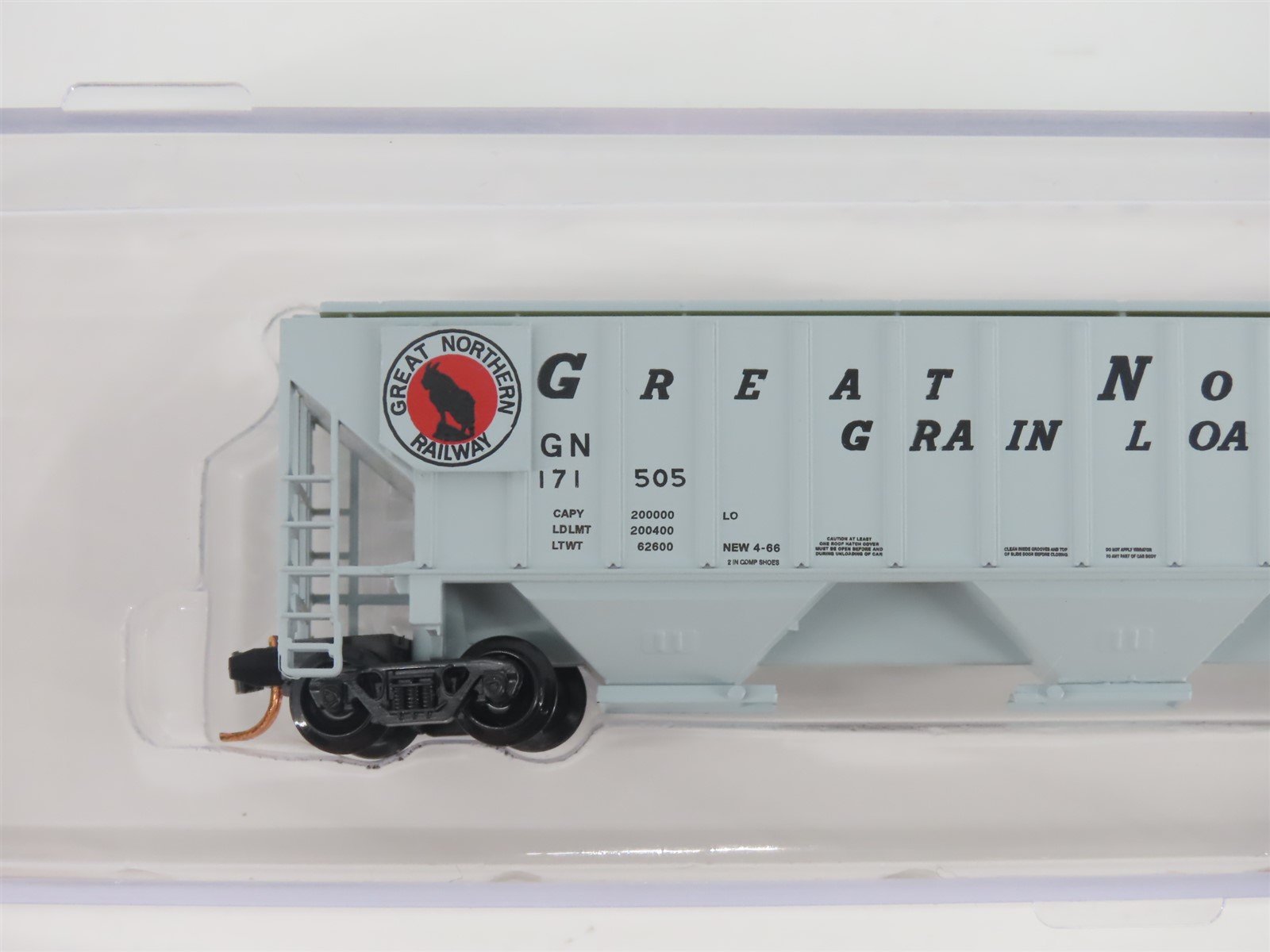 N Scale Red Caboose RM-25410-1 GN Great Northern 3-Bay Covered Hopper #171505