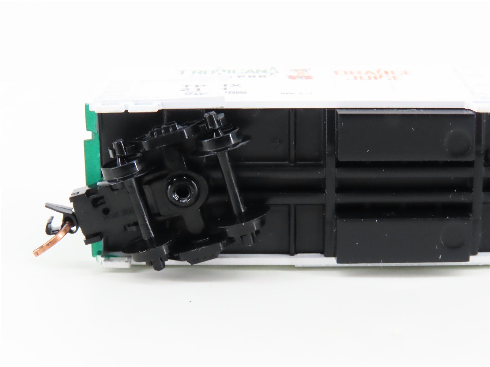 N Scale Roundhouse 84203 TPIX Tropicana 57' Mechanical Reefer #211 UPGRADED