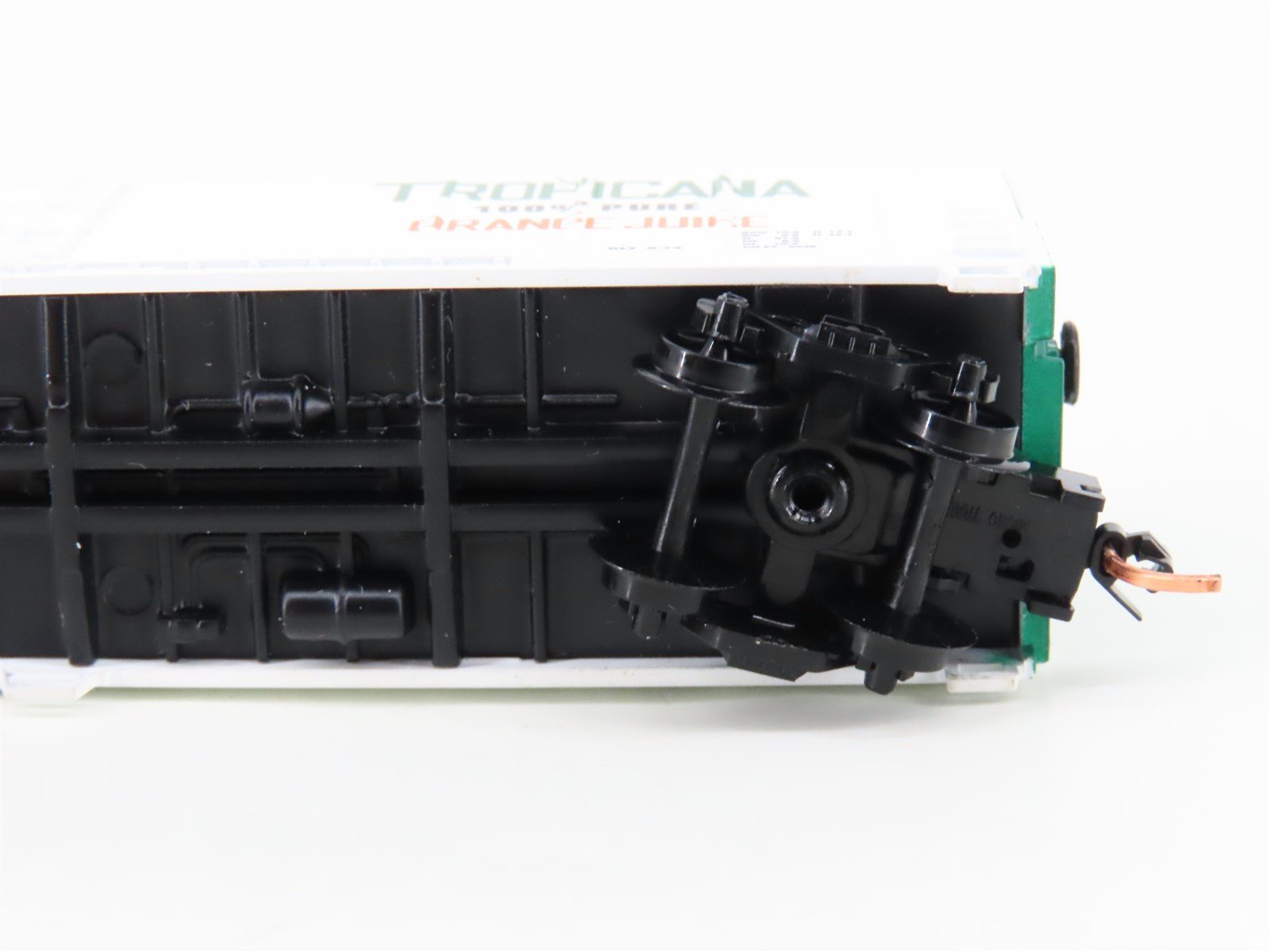 N Scale Roundhouse 84203 TPIX Tropicana 57' Mechanical Reefer #211 UPGRADED