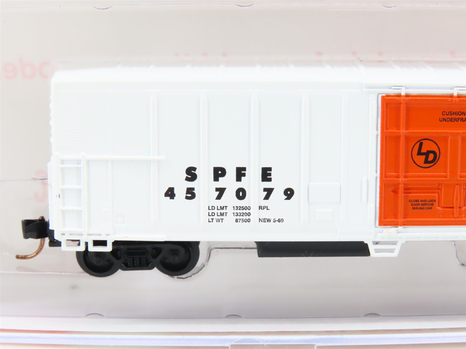 N Scale Roundhouse 84211 SPFE PFE Orange 57' Mechanical Reefer #457079 UPGRADED