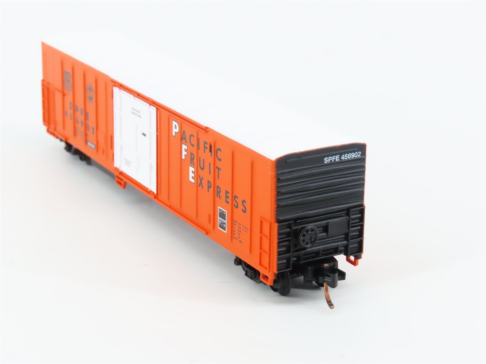 N Scale Roundhouse 84211 SPFE PFE Orange 57' Mechanical Reefer #456910 UPGRADED