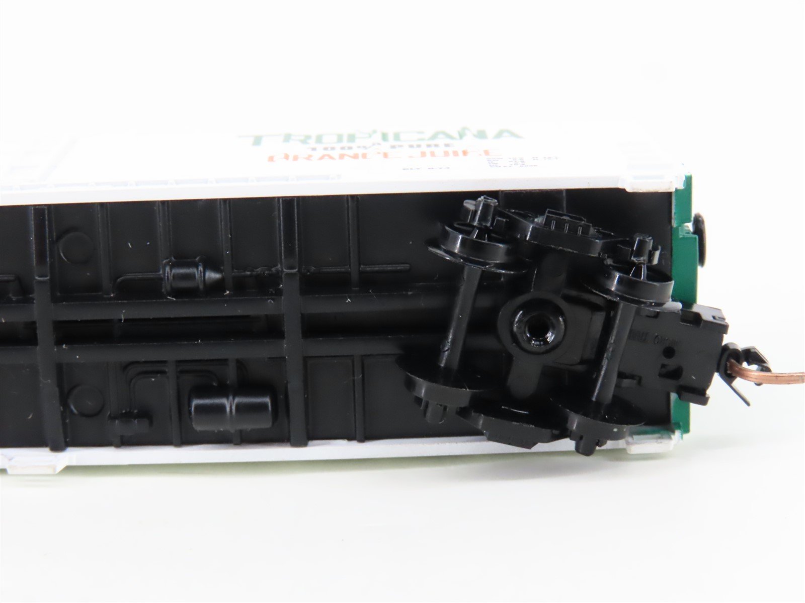 N Scale Roundhouse 84203 TPIX Tropicana 57' Mechanical Reefer #218 UPGRADED