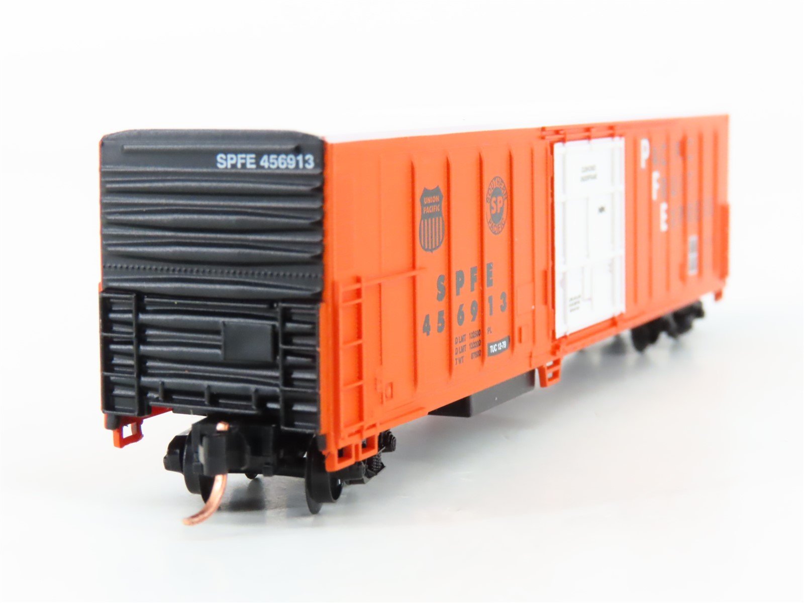 N Scale Roundhouse 84212 SPFE PFE Orange 57' Mech Reefer #456913 UPGRADED