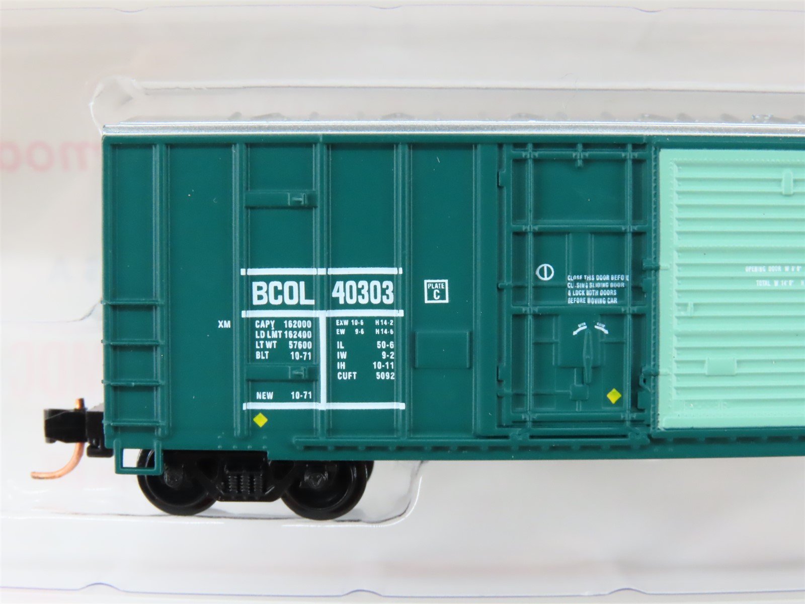 N Scale Roundhouse 82303 BCOL British Columbia 50' FMC Boxcar #40303 UPGRADED