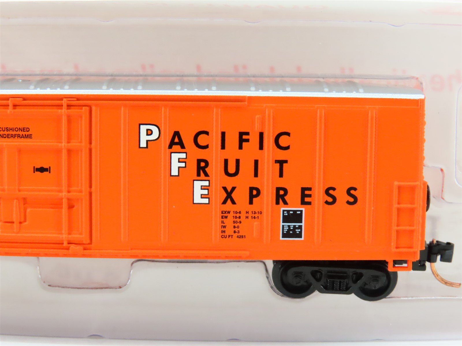 N Scale Roundhouse 84218 UPFE Pacific Fruit Express 57' Reefer #460289 UPGRADED