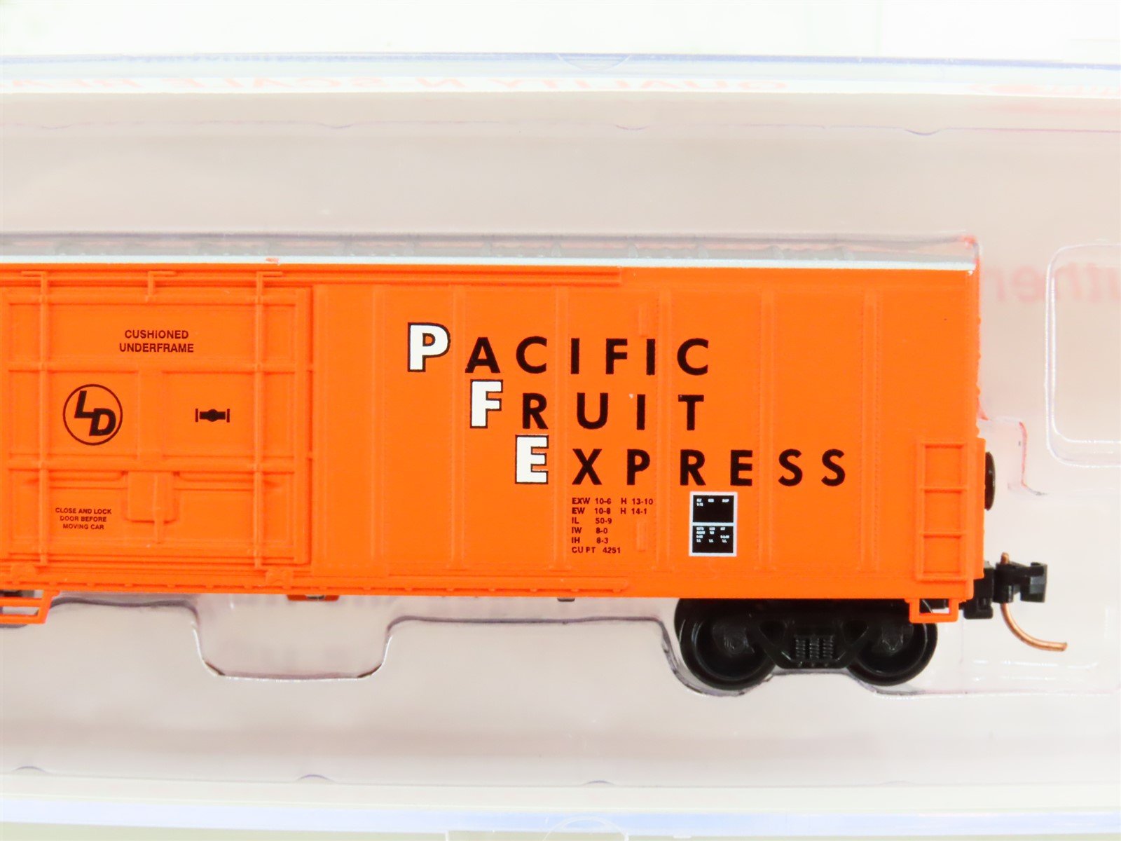 N Scale Roundhouse 84217 UPFE Pacific Fruit Express 57' Reefer #458055 UPGRADED