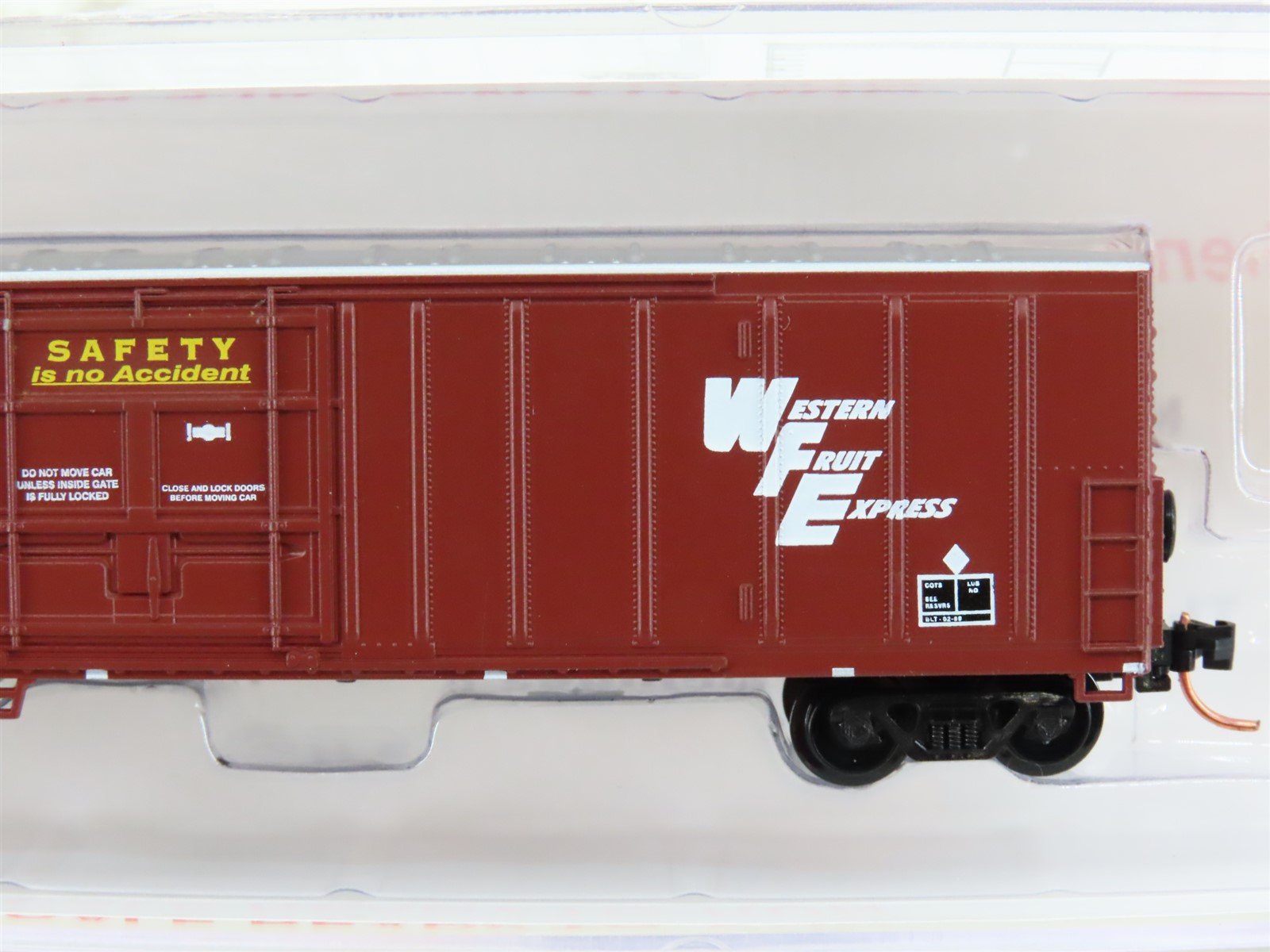 N Scale Roundhouse 84206 BNSF Western Fruit Express 57' Reefer #799036 UPGRADED