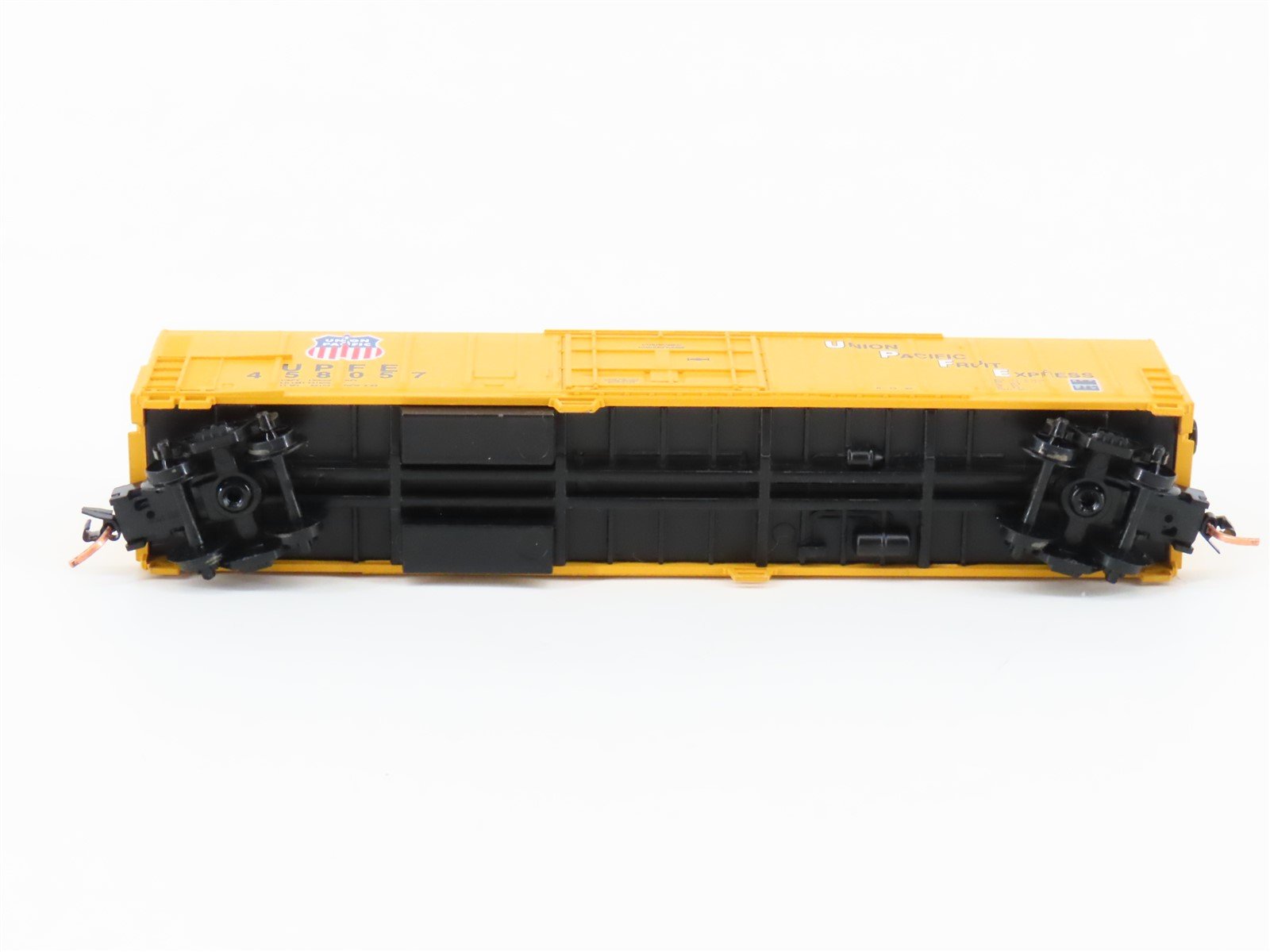 N Scale Roundhouse 84217 UPFE Pacific Fruit Express 57' Reefer #458057 UPGRADED