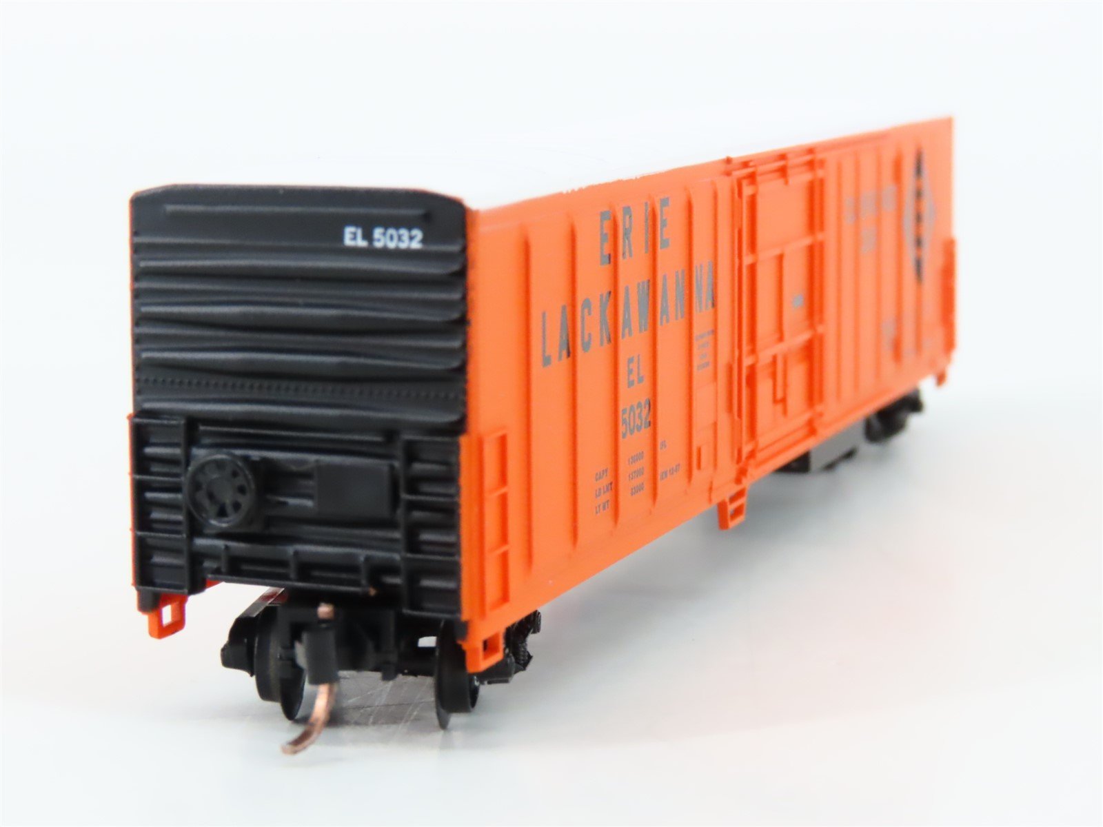 N Scale Roundhouse 84214 EL Erie Lackawanna 57' Mech Reefer #5032 UPGRADED