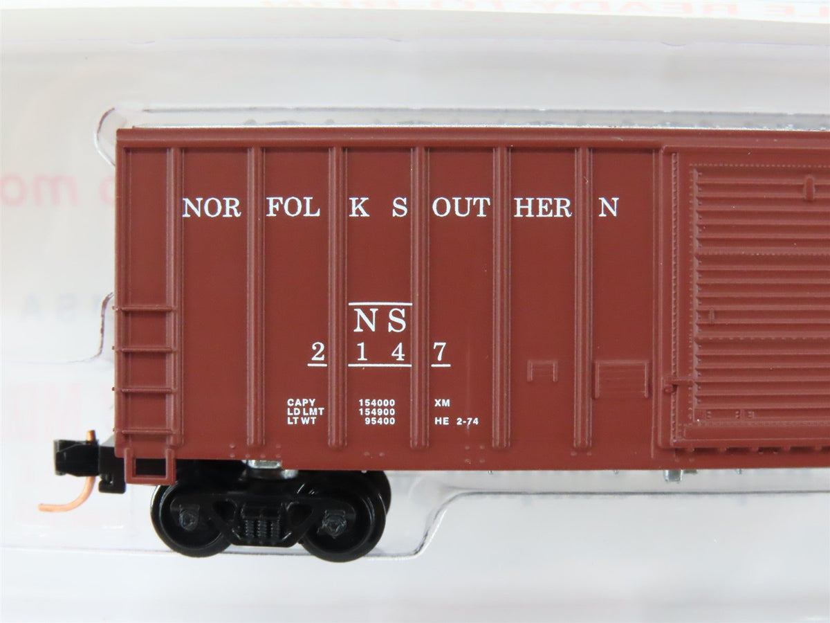 N Scale Roundhouse 82515 NS Norfolk Southern 50&#39; FMC Boxcar #2147 UPGRADED