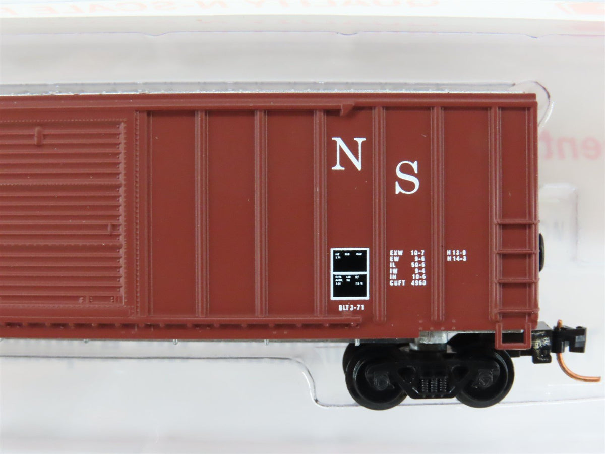 N Scale Roundhouse 82515 NS Norfolk Southern 50&#39; FMC Boxcar #2147 UPGRADED