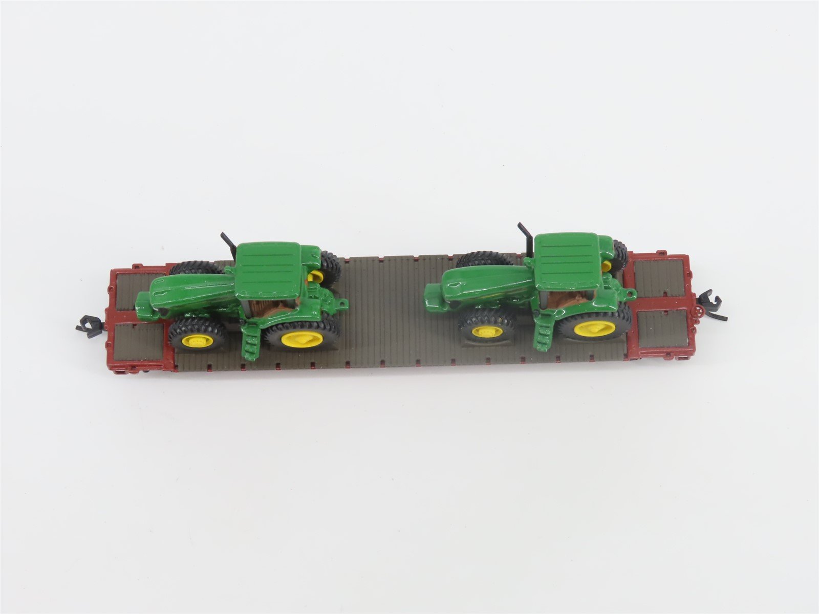 N Scale Athearn 10444 BNSF 53' Flat Car #585318 w/ John Deere Tractors Load