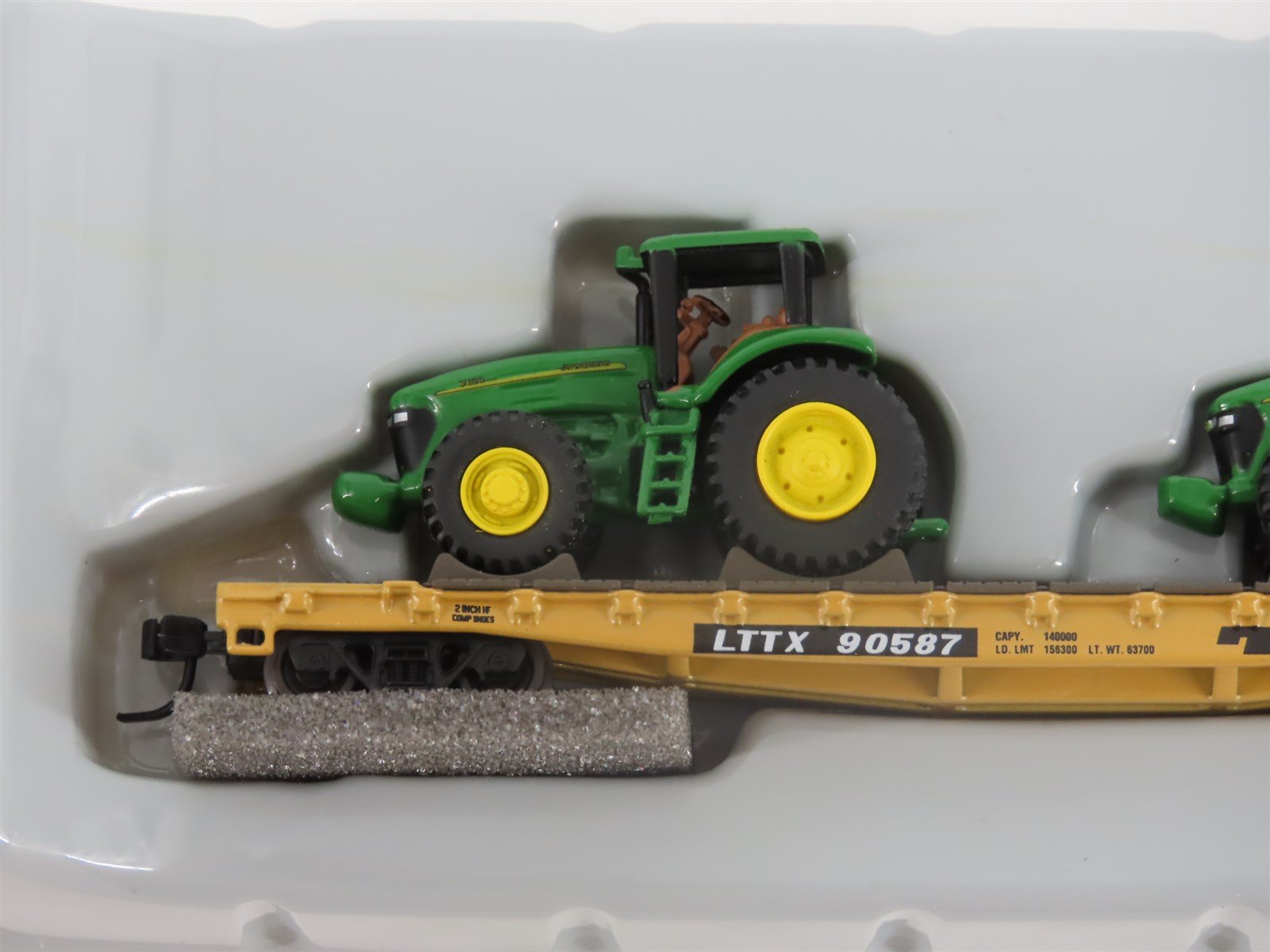 N Scale Athearn 10445 LTTX / TTX 53' Flat Car #90587 w/ John Deere Tractors Load