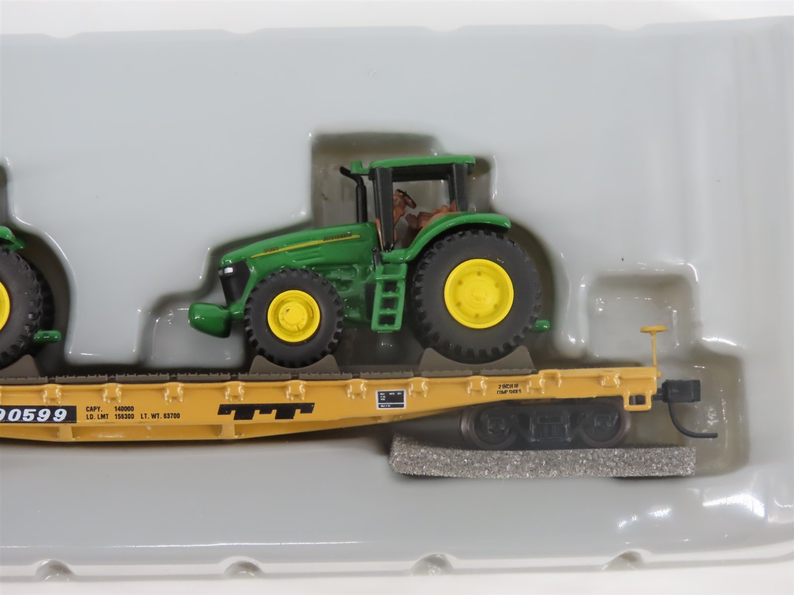 N Scale Athearn 10446 LTTX / TTX 53' Flat Car #90599 w/ John Deere Tractors Load