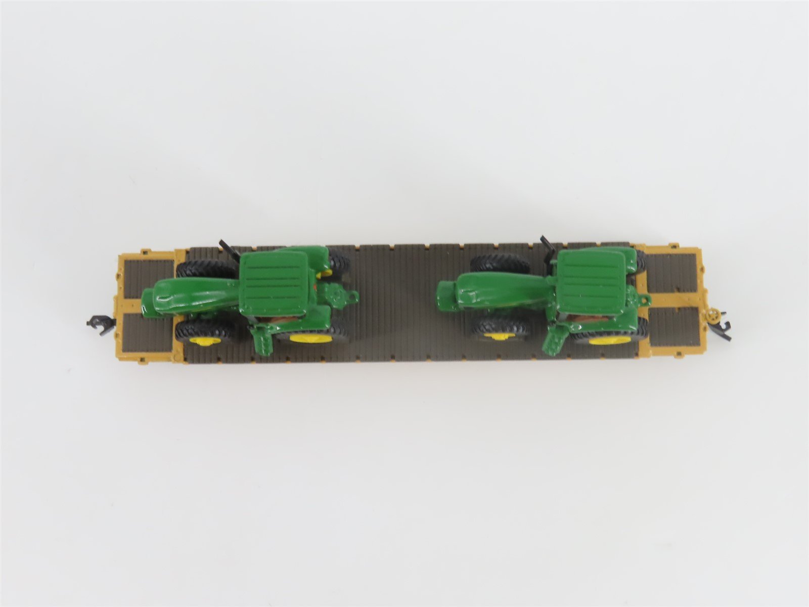 N Scale Athearn 10446 LTTX / TTX 53' Flat Car #90599 w/ John Deere Tractors Load