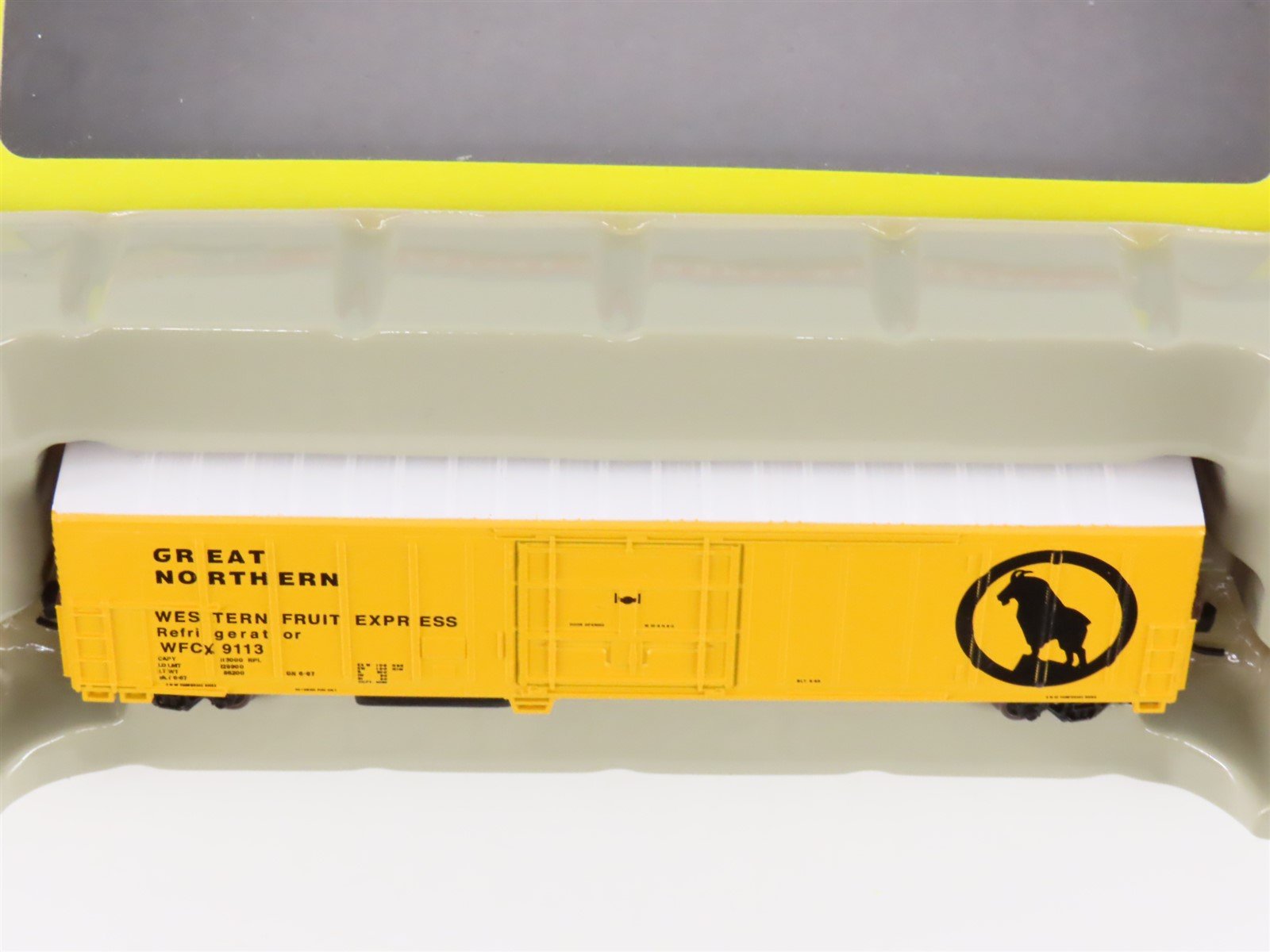 N Scale Athearn 11124 WFCX GN Great Northern 57' Mechanical Reefer #9113