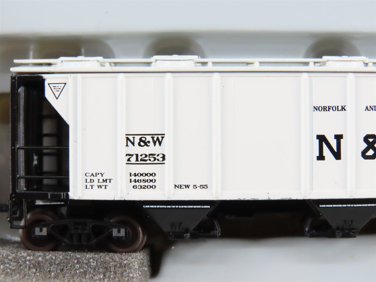 N Scale Athearn 11368 N&amp;W Norfolk &amp; Western 3-Bay Covered Hopper #71253