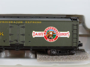 N Scale Athearn 11607 HPHX Hood's Dairy 40' Wood Milk Car #201