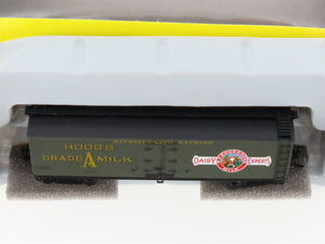 N Scale Athearn 11607 HPHX Hood's Dairy 40' Wood Milk Car #201