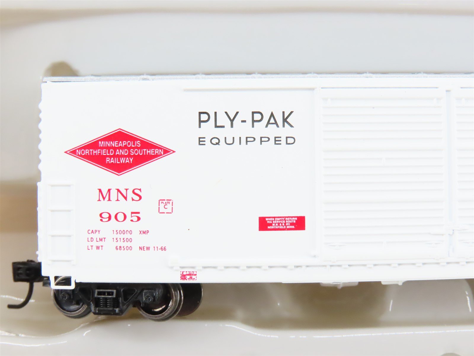 N Scale ExactRail EN-50808-3 MNS Minneapolis Northfield & Southern Box Car #905