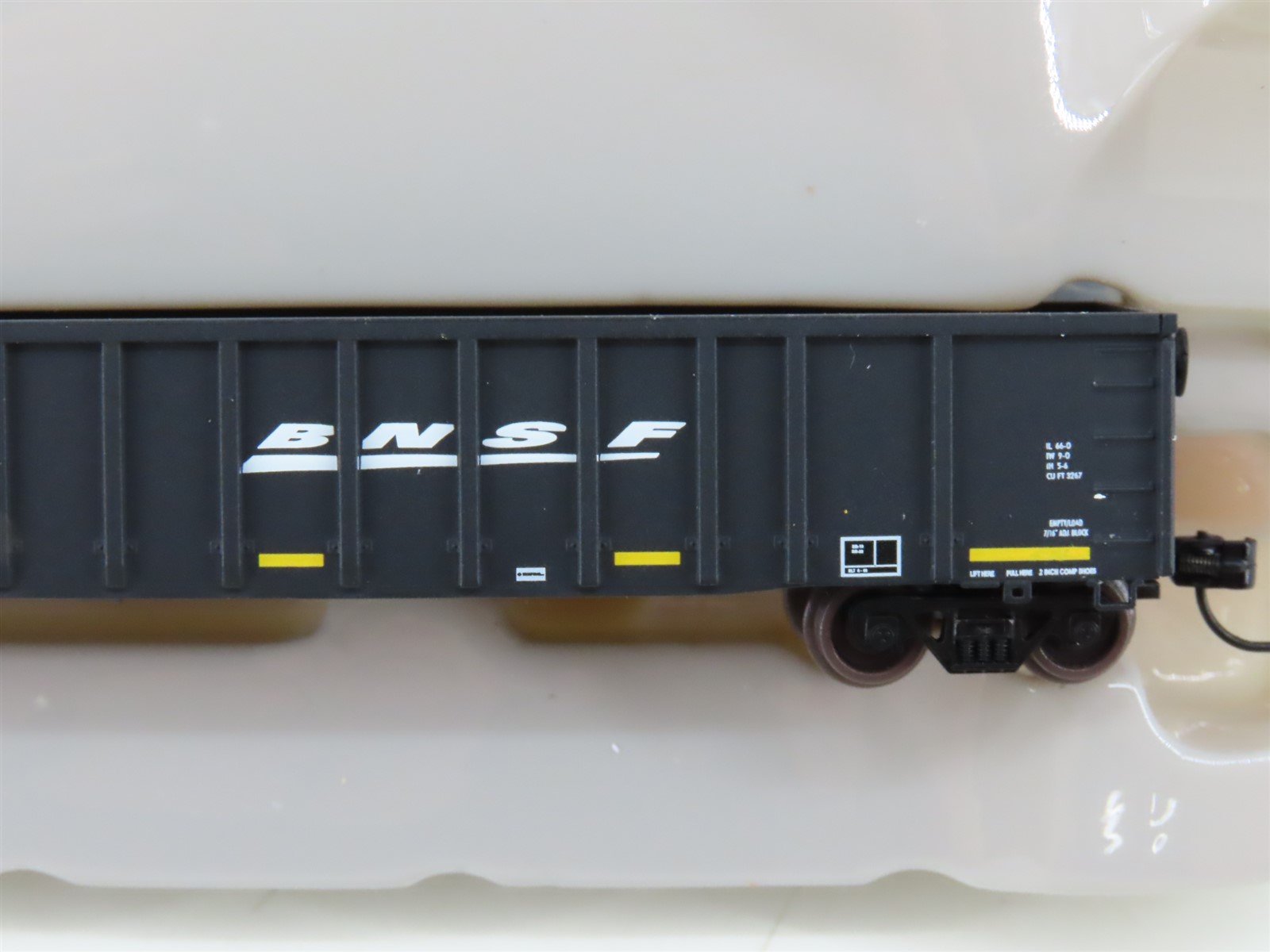 N Scale ExactRail EN-51101-1 BNSF Railway Thrall Gondola #518401