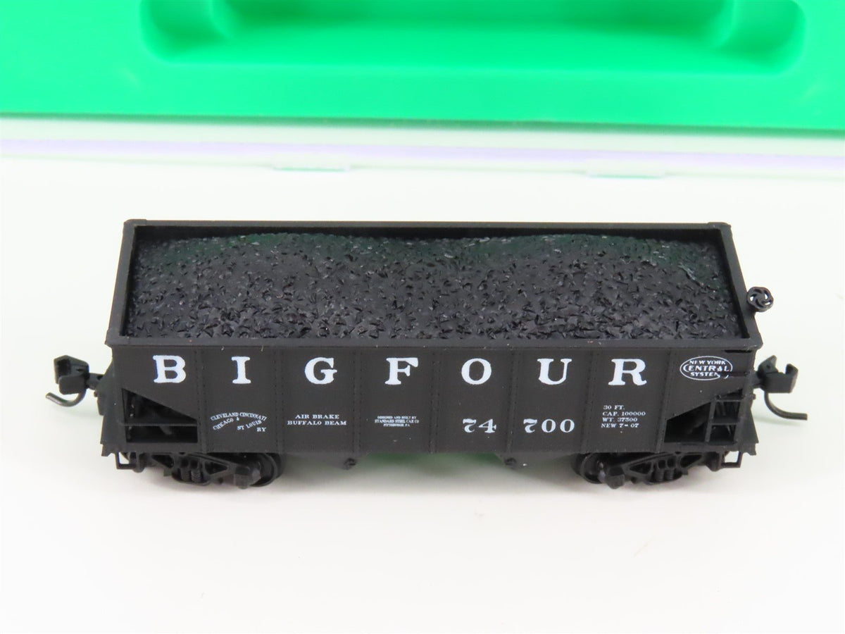 N Scale Bowser 37621 NYC New York Central Big Four 2-Bay Hopper #74700 w/ Load