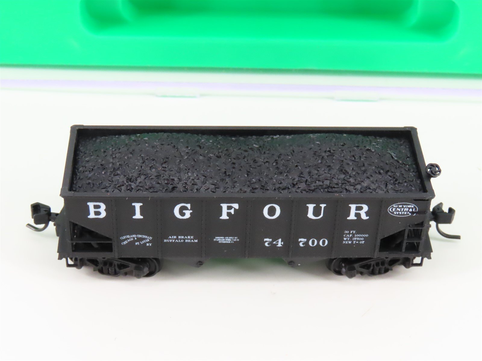 N Scale Bowser 37621 NYC New York Central Big Four 2-Bay Hopper #74700 w/ Load