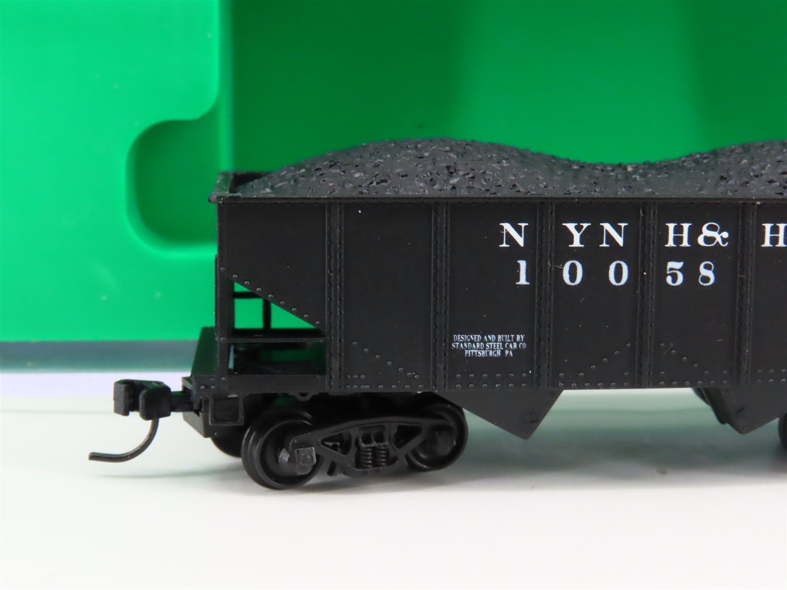 N Bowser 37646 NYNH&H New York New Haven & Hartford 2-Bay Hopper #10058 w/ Load