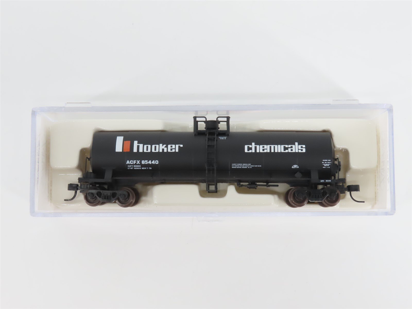 N Scale Atlas 40612 ACFX Hooker Chemicals 17,360 Gallon Tank Car #85440