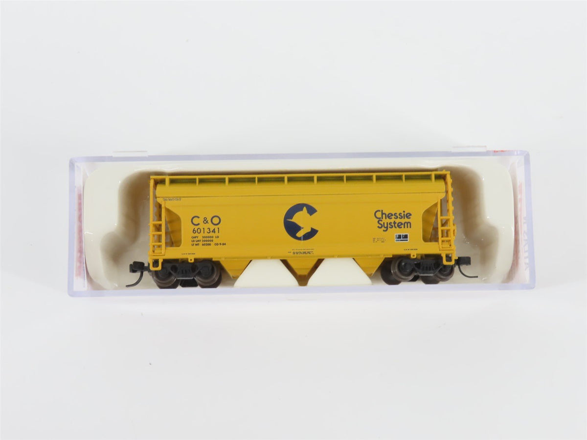 N Scale Atlas Trainman 39921 C&amp;O Chessie System 3-Bay Covered Hopper #601341
