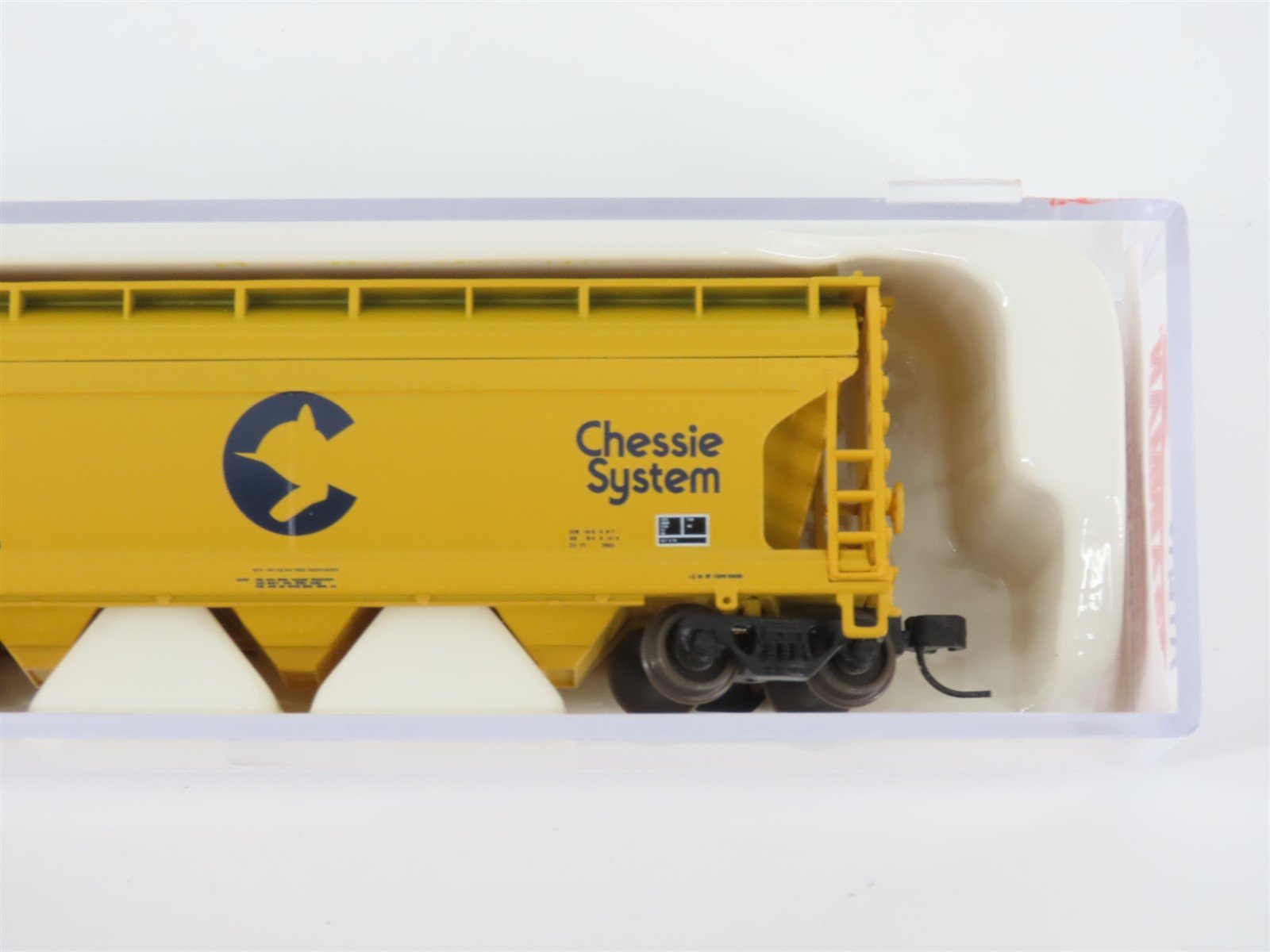 N Scale Atlas Trainman 39921 C&O Chessie System 3-Bay Covered Hopper #601341