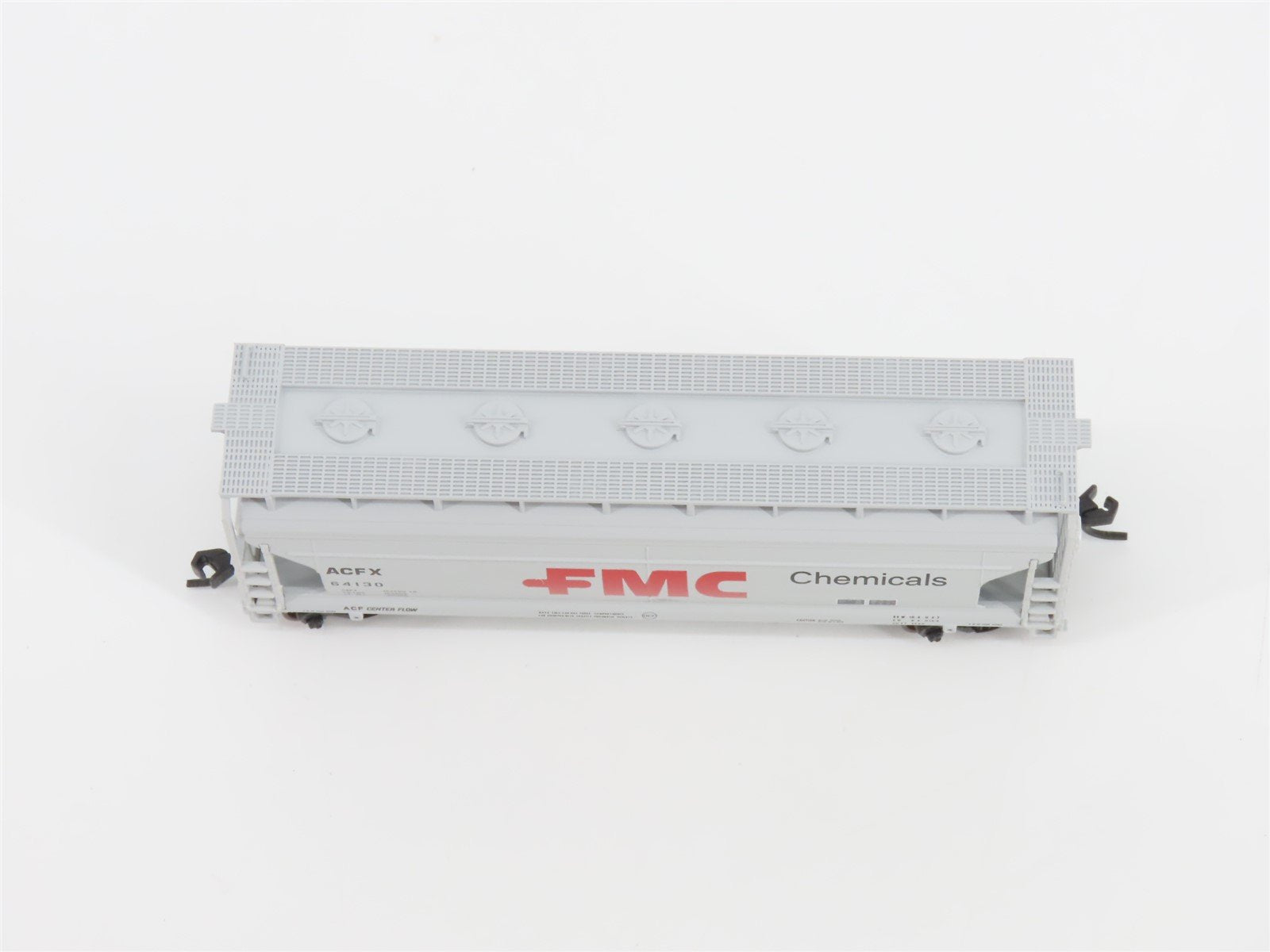 N Scale Atlas Trainman 39913A ACFX FMC Chemicals 3-Bay Covered Hopper #64130