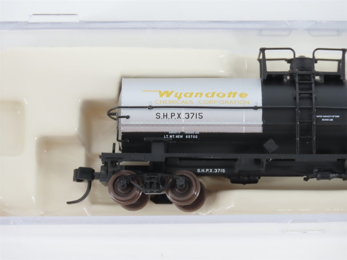 N Scale Atlas 43911 SHPX Wyandotte Chemicals 11,000 Gallon Tank Car #3715