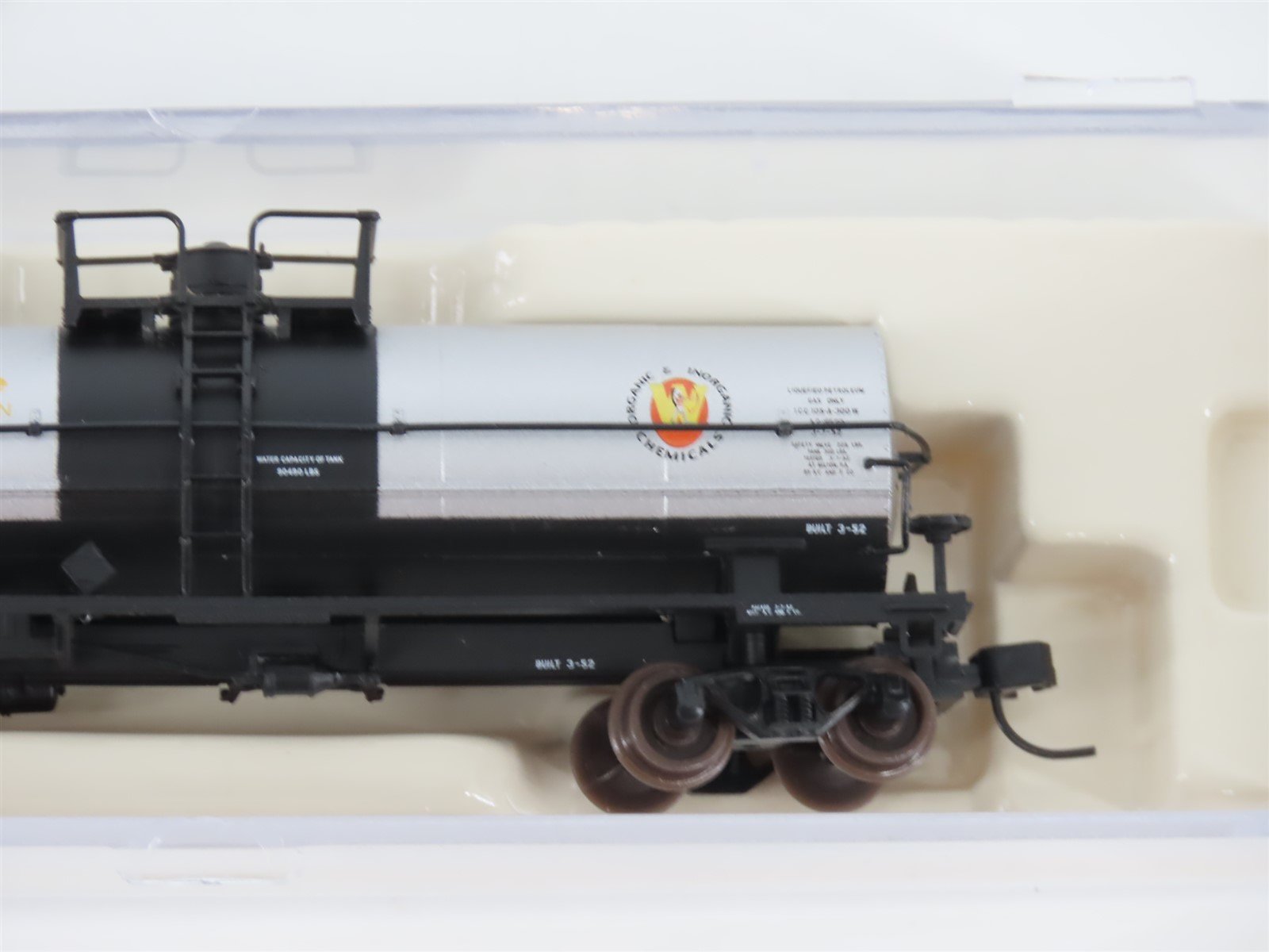 N Scale Atlas 43911 SHPX Wyandotte Chemicals 11,000 Gallon Tank Car #3715