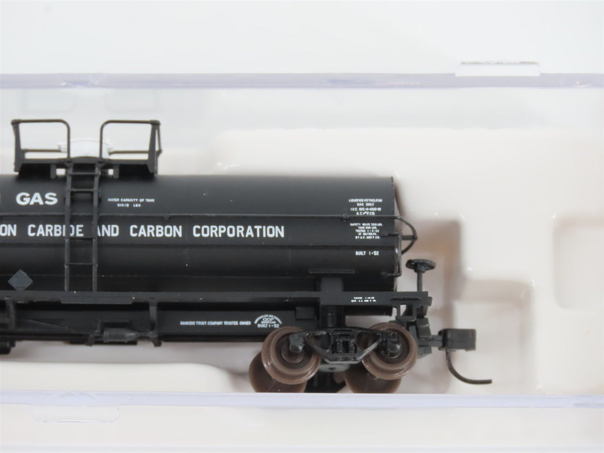 N Scale Atlas 43621 SHPX Pyrofax Bottled Gas 11,000 Gallon Tank Car #1366