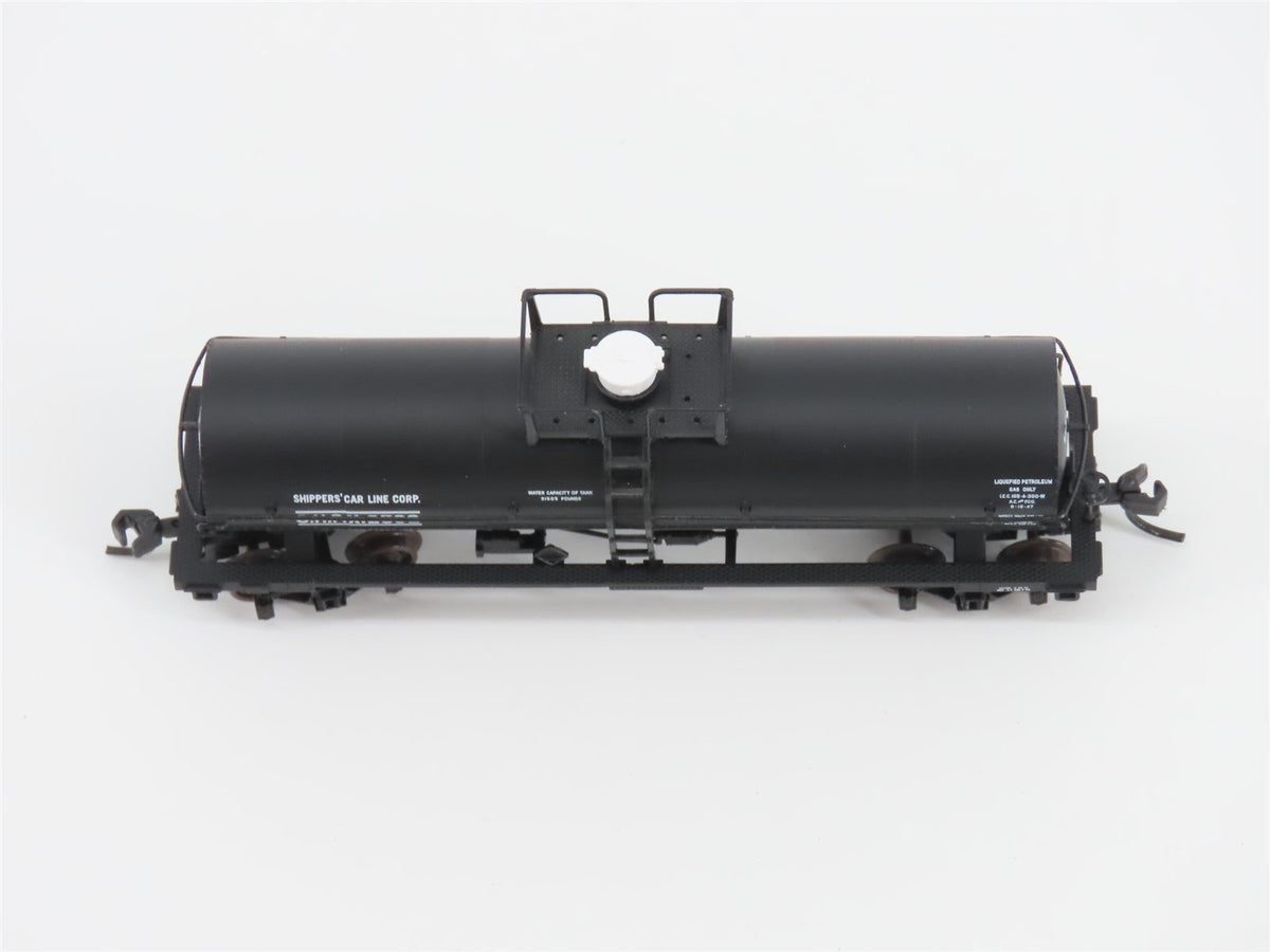 N Scale Atlas 43632 SHPX Shippers&#39; Car Line 11,000 Gallon Tank Car #2582