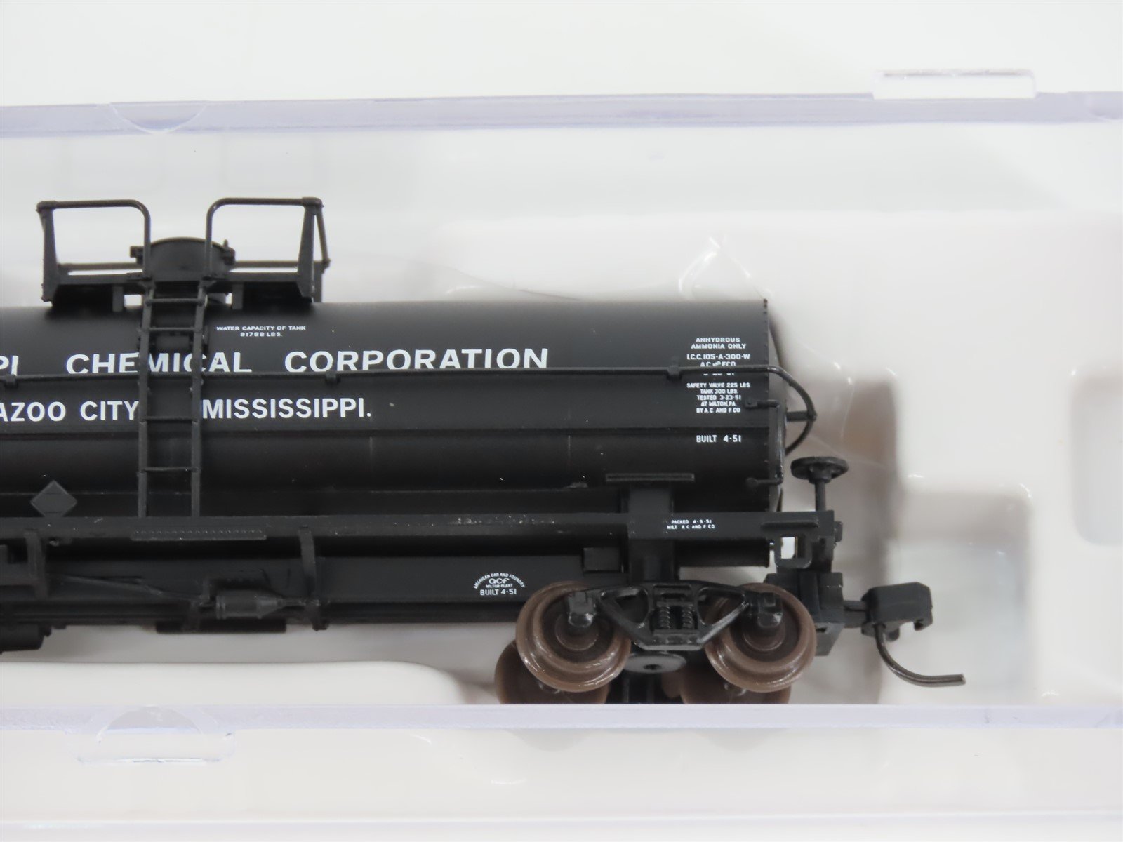 N Scale Atlas 43731 MICX Mississippi Chemical 11,000 Gallon Tank Car #502