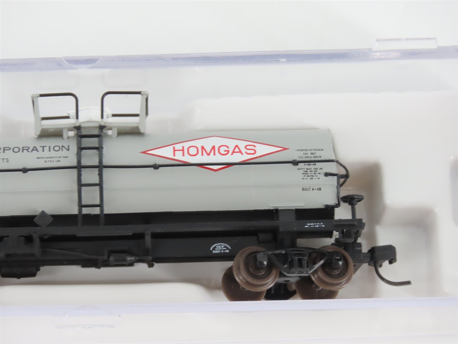 N Scale Atlas 43713 HGCX Homgas 11,000 Gallon Tank Car #978