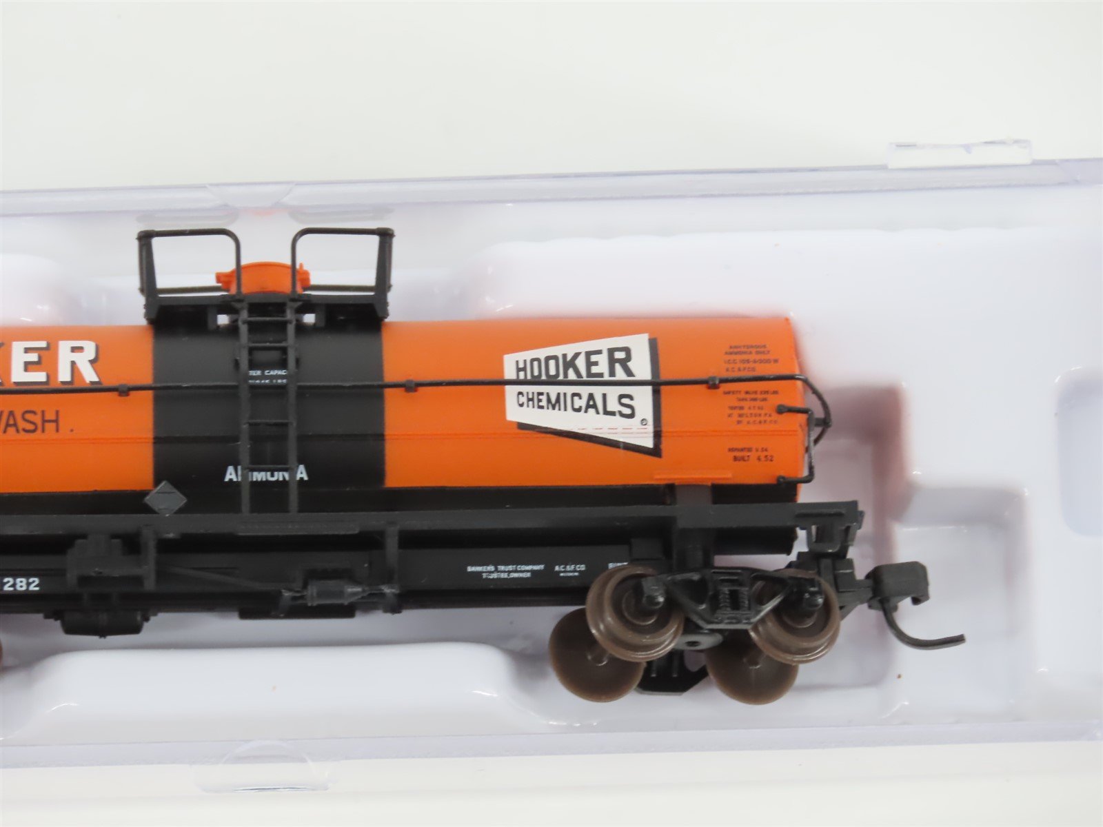 N Scale Atlas 43652 SHPX Hooker Chemicals 11,000 Gallon Tank Car #1282