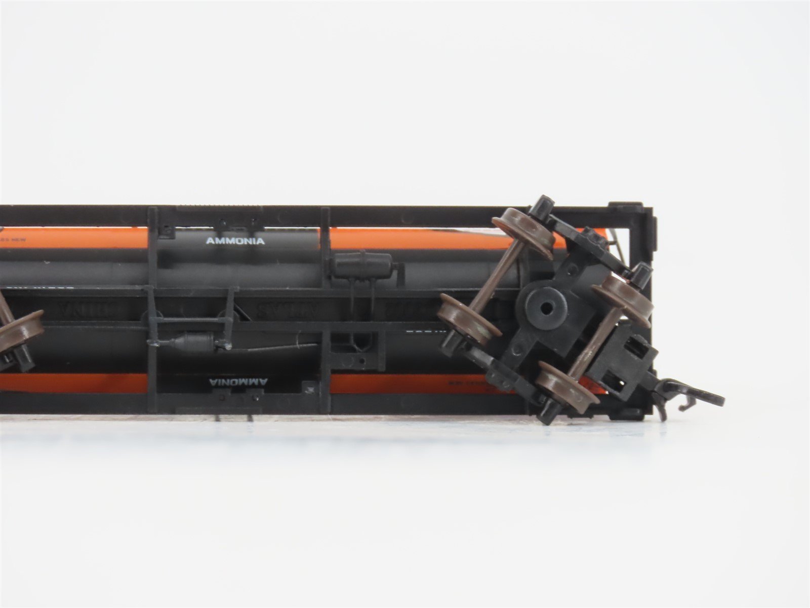 N Scale Atlas 43652 SHPX Hooker Chemicals 11,000 Gallon Tank Car #1282