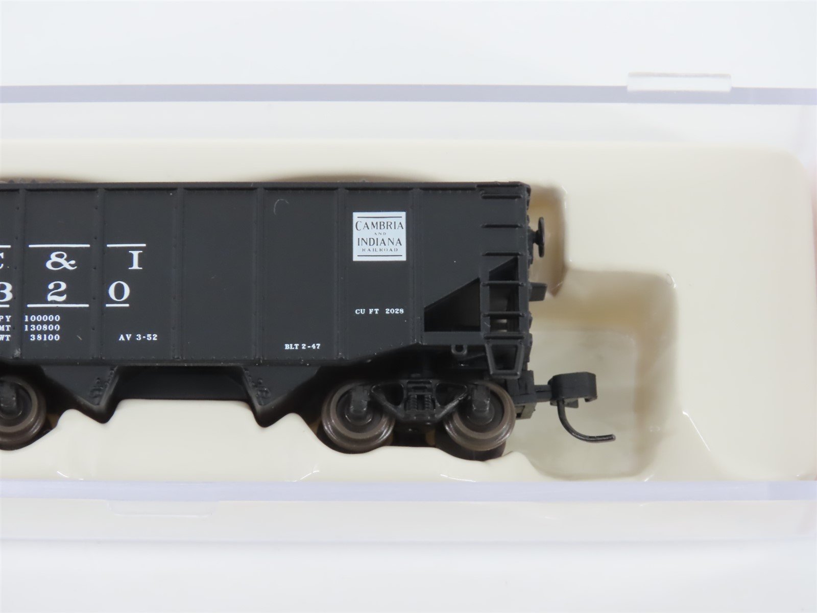 N Scale Atlas 41302 C&I Cambria & Indiana 2-Bay Open Hopper #320 w/ Load