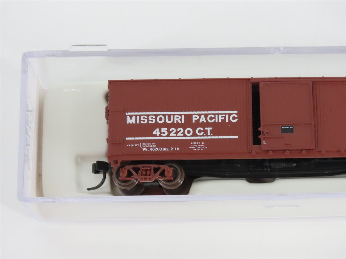 N Scale Atlas 45734 MP Missouri Pacific Railroad Single Door Box Car #45220