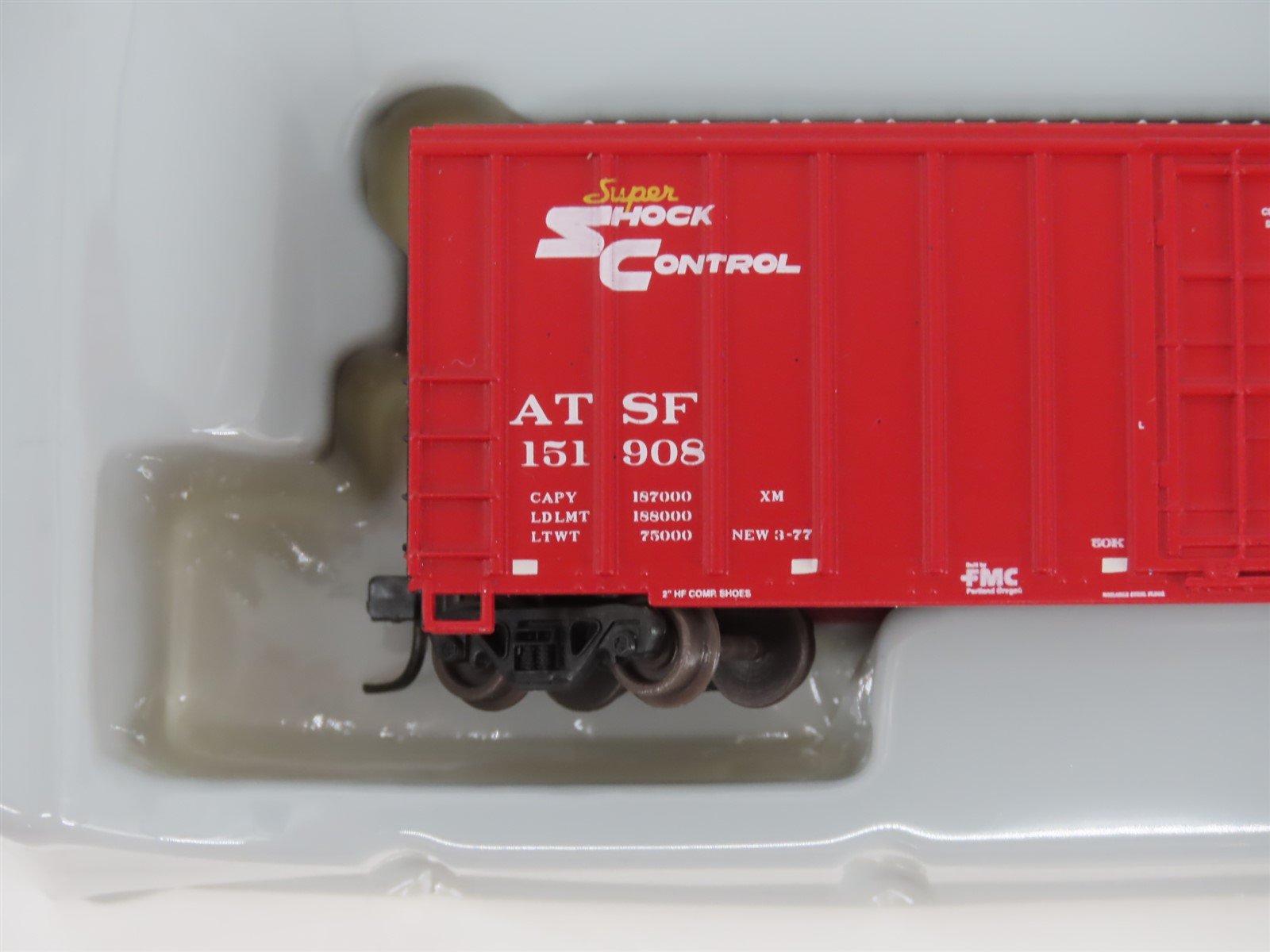 N Scale Athearn 11409 ATSF Santa Fe Railroad 50' Plug Door Box Car #151908
