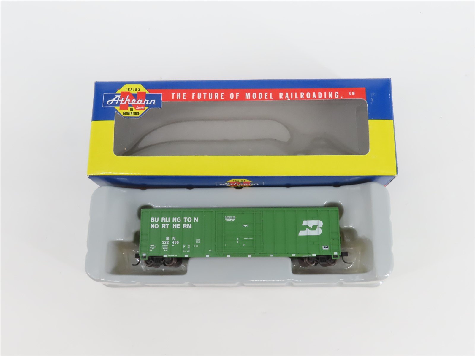 N Scale Athearn 11401 BN Burlington Northern 50' Plug Door Box Car #322455