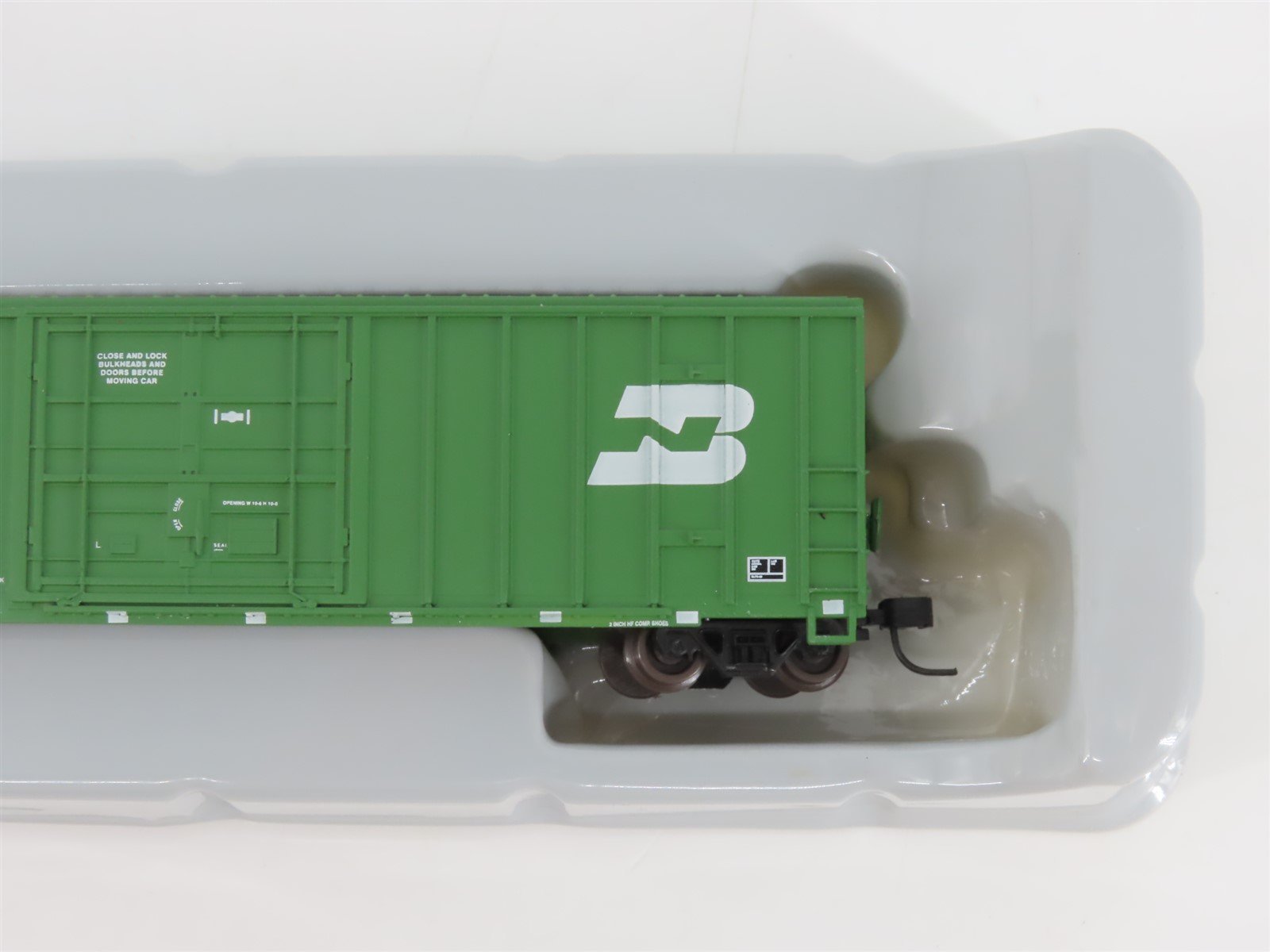 N Scale Athearn 11401 BN Burlington Northern 50' Plug Door Box Car #322455